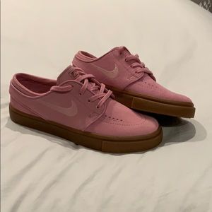 Nike x Stefan Janoski Pink Suede shoes